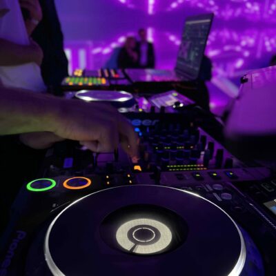 agence-evenementielle-blackTrombone-soiree-paris-DJ-danse-platine