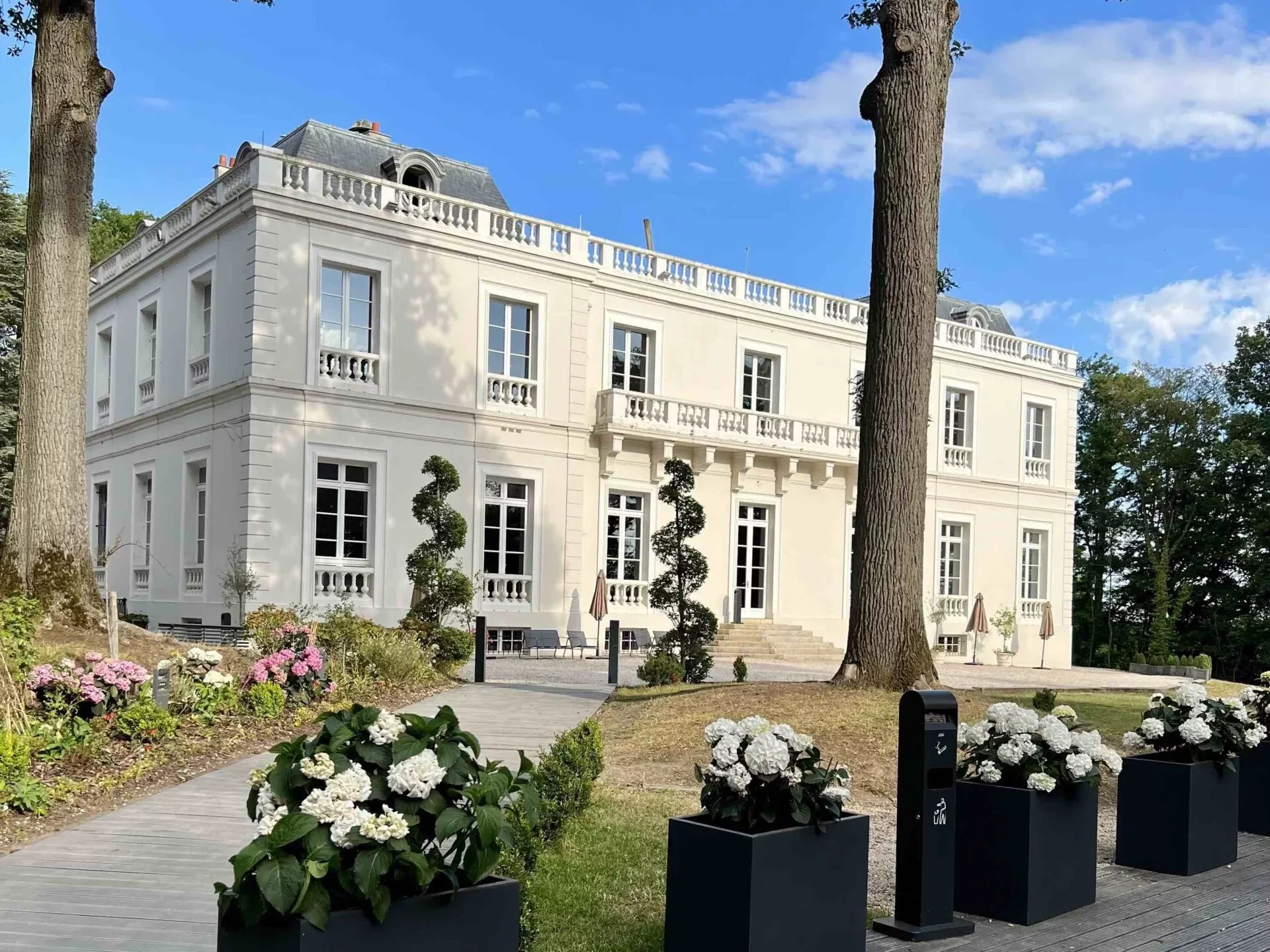 agence-evenementielle-blackTrombone-soiree-paris-lieu-garden-chateau-soiree-entreprise